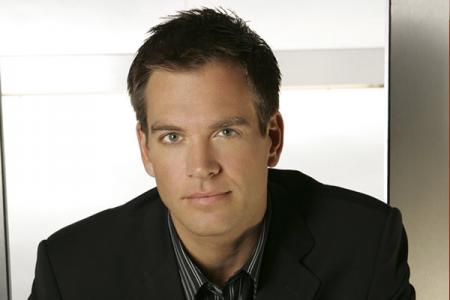 NCIS : qu'i lest charmant vous ne trouvez pas !! ET SOUVENT CON 